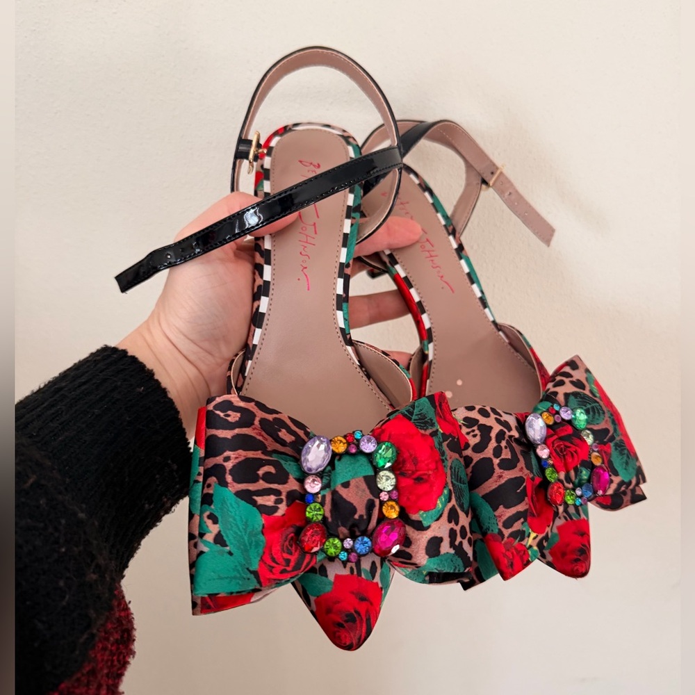 👠 🐆 Betsy Johnson Emely leopard jeweled heels size 8